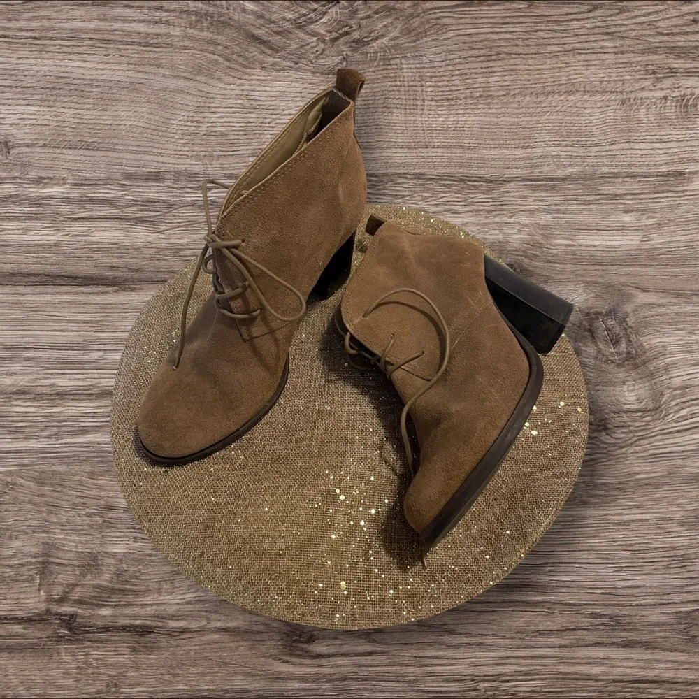 Women’s 10 Leather Ankle Boots with Block Heel EUC